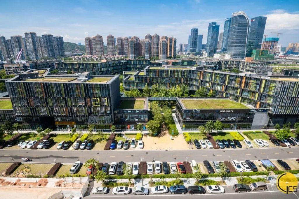 探索未來，2025新澳門正版免費資本車的時代來臨，2025新澳門正版免費資本車時代，探索未來的機遇與挑戰(zhàn)